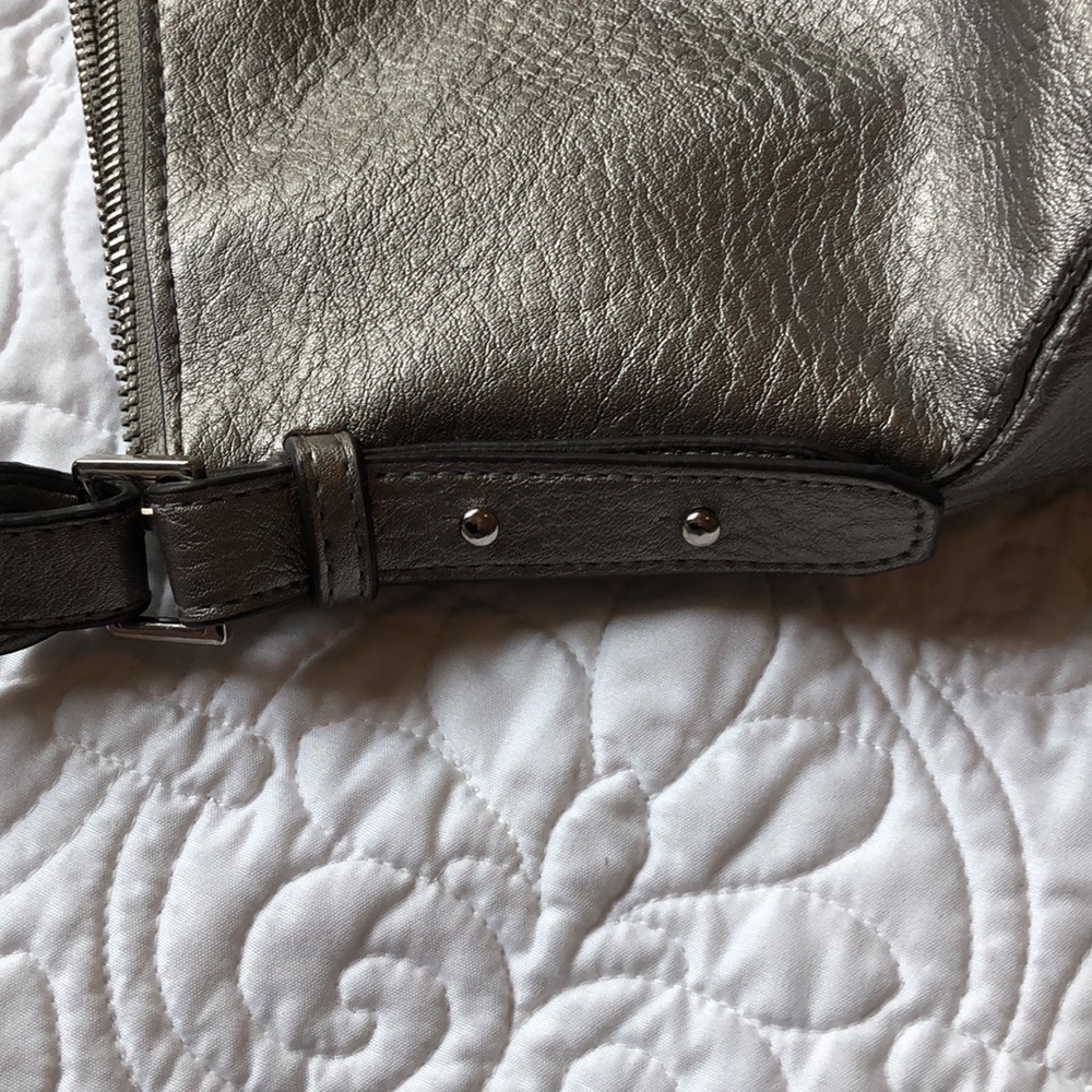 Kenneth Cole Reaction Silver Purse - Picture 10 of 10